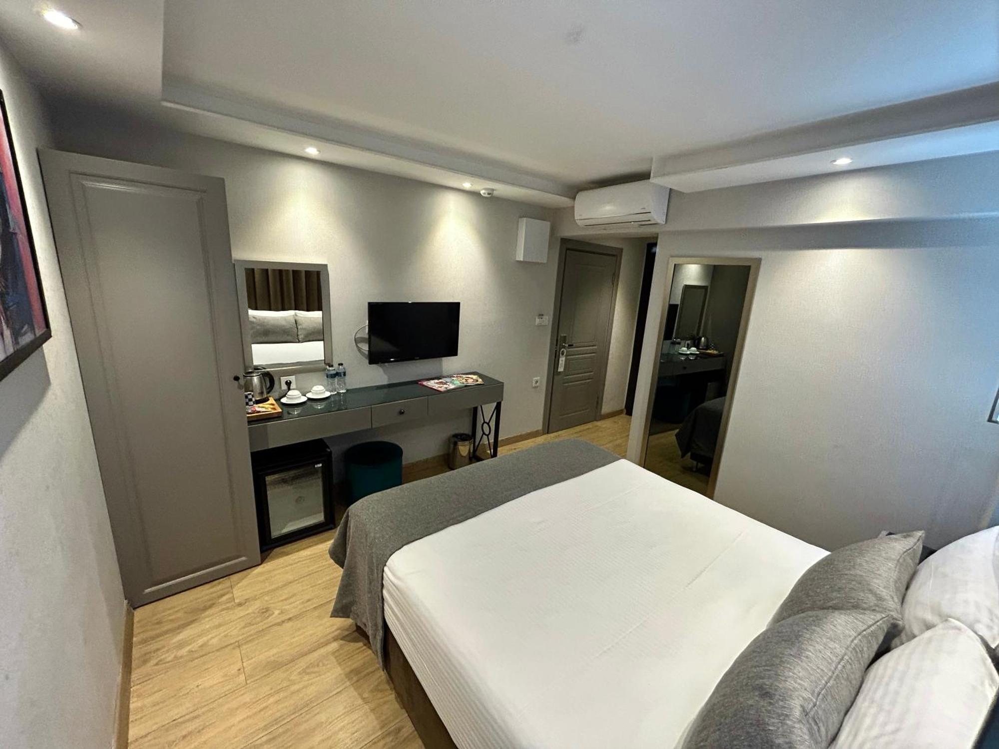 The Roomy Hotel Nisantasi Istanbul Exterior photo