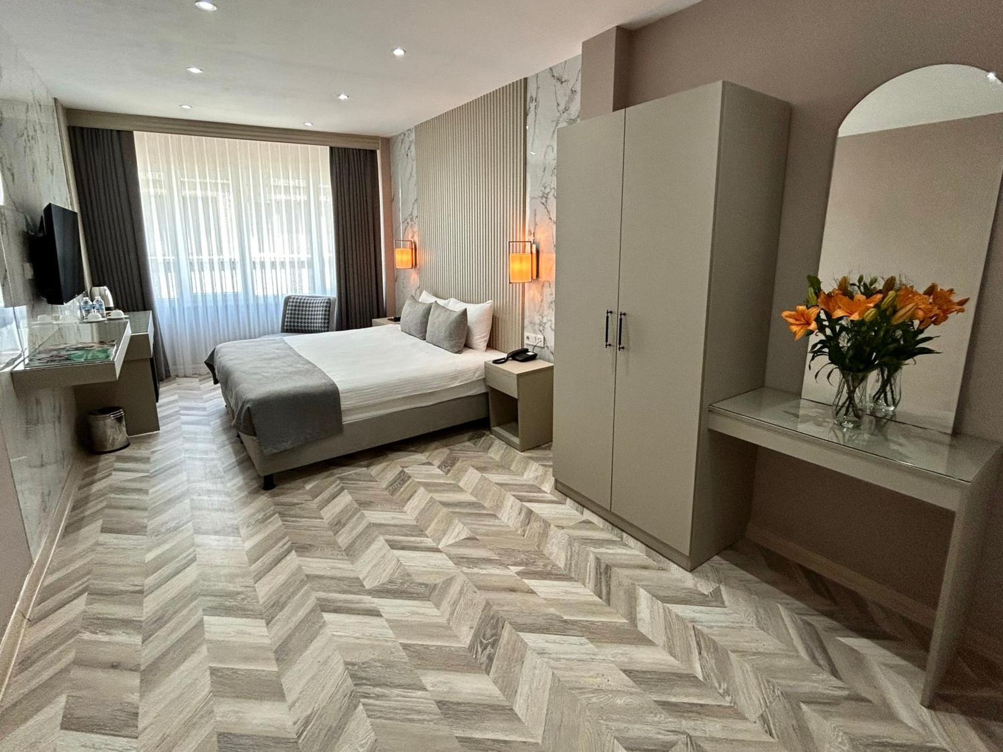 The Roomy Hotel Nisantasi Istanbul Exterior photo
