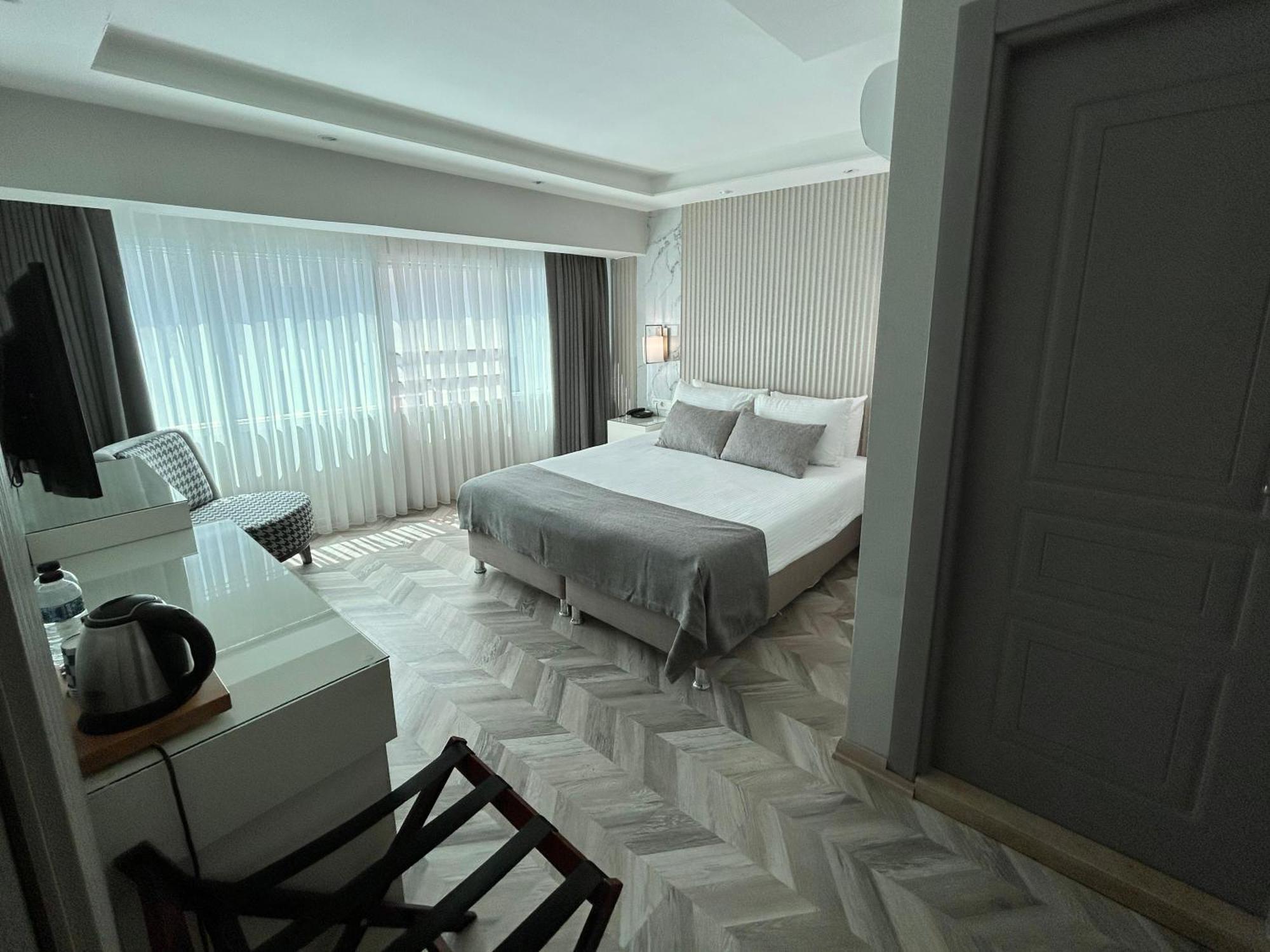 The Roomy Hotel Nisantasi Istanbul Exterior photo